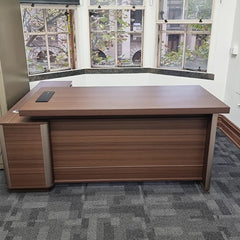 AUSTIN 1.6M Standard Executive Desk L/R Return with Mobile Handset Charger